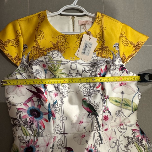 Chic Yellow and White Floral Dress Ted Baker - Picture 8 of 11